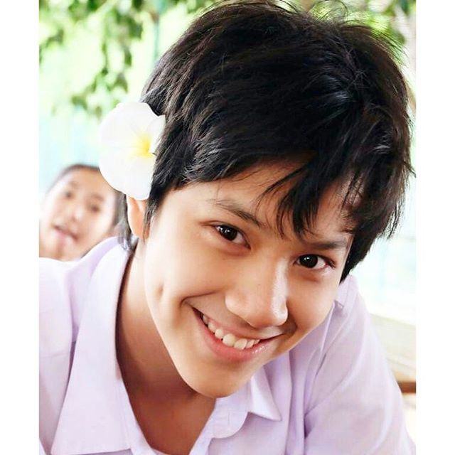 ชอบมากเลย!! ดาวรุ่งน้องใหม่ นนน กรภัทร์ นักแสดงหล่อใสปิ้ง จาก "รุ่นพี่"