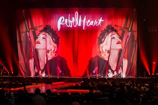 อลังการสมการรอคอย คอนเสิร์ต มาดอนน่า ในประเทศไทย วันนี้ (Madonna Rebel Heart Tour Bangkok)