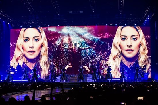 อลังการสมการรอคอย คอนเสิร์ต มาดอนน่า ในประเทศไทย วันนี้ (Madonna Rebel Heart Tour Bangkok)