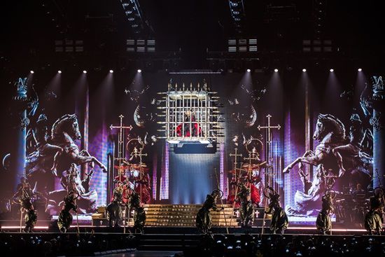 อลังการสมการรอคอย คอนเสิร์ต มาดอนน่า ในประเทศไทย วันนี้ (Madonna Rebel Heart Tour Bangkok)