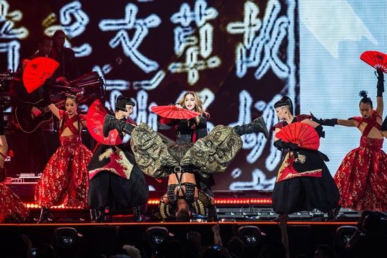 อลังการสมการรอคอย คอนเสิร์ต มาดอนน่า ในประเทศไทย วันนี้ (Madonna Rebel Heart Tour Bangkok)