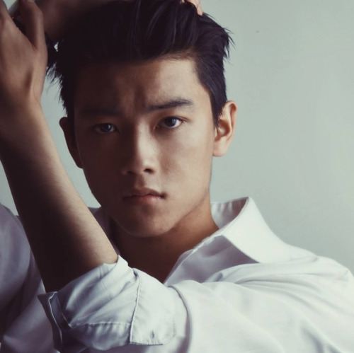 ถอดโชว์เรือนร่าง 1041