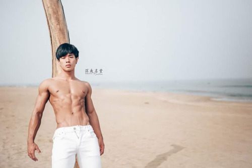 ถอดโชว์เรือนร่าง 1045