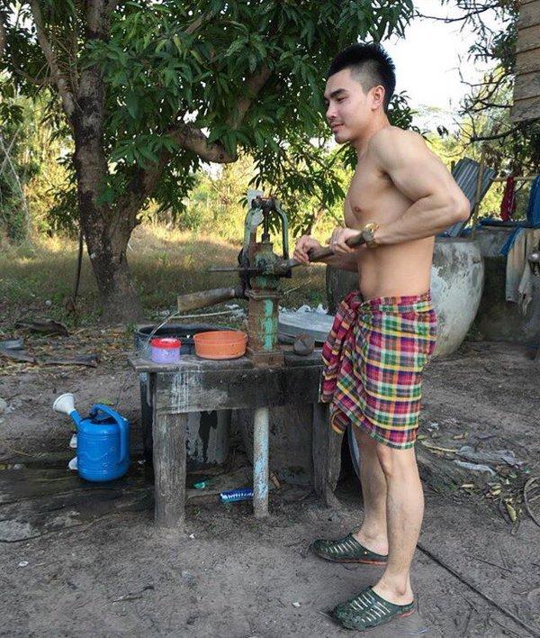 หนุ่มหล่อวันนี้