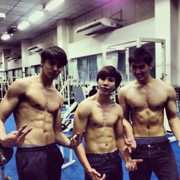 หนุ่มๆ
