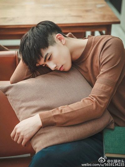 หล่อชะนีหลง! ซงเว่ยหลง วัย 16 ปี นักแสดงจีนหน้าใหม่