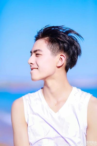 หล่อชะนีหลง! ซงเว่ยหลง วัย 16 ปี นักแสดงจีนหน้าใหม่