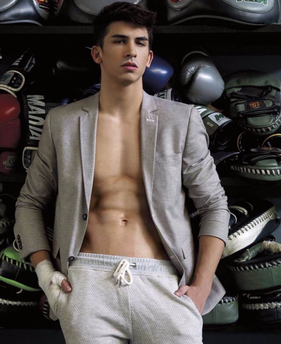 10 หนุ่มหล่อ ที่สาวๆ ยกให้เป็นสมบัติ (ความหล่อ) ของชาติ