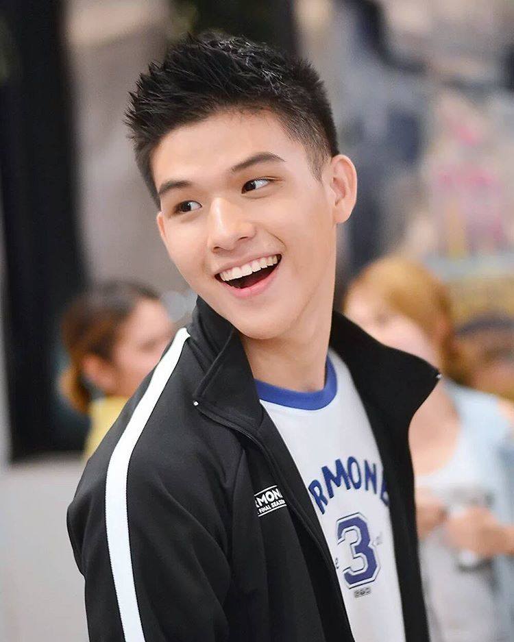 10 หนุ่มหล่อ ที่สาวๆ ยกให้เป็นสมบัติ (ความหล่อ) ของชาติ