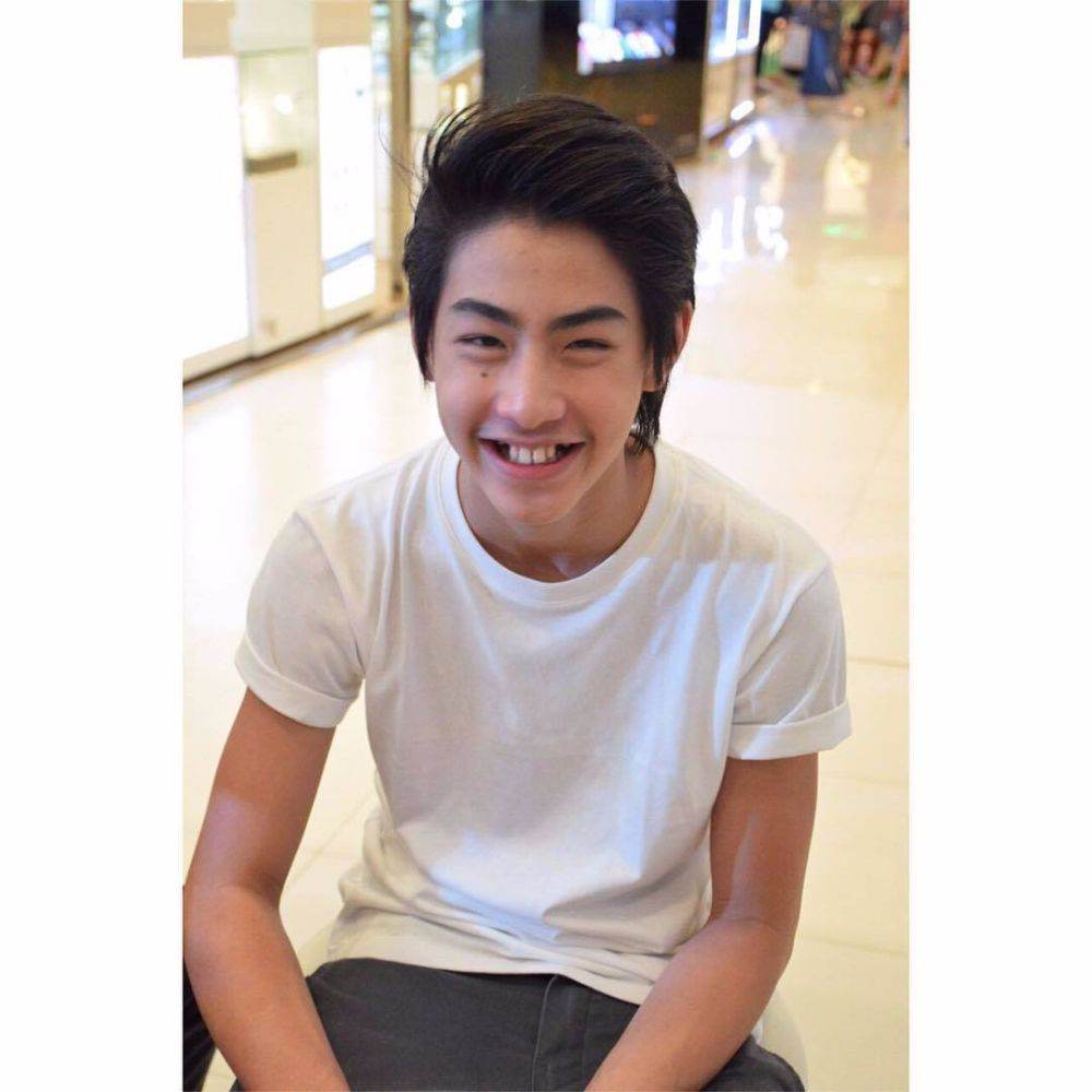 10 หนุ่มหล่อ ที่สาวๆ ยกให้เป็นสมบัติ (ความหล่อ) ของชาติ