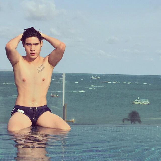 หนุ่ม "ไทย" IG: thaitanik