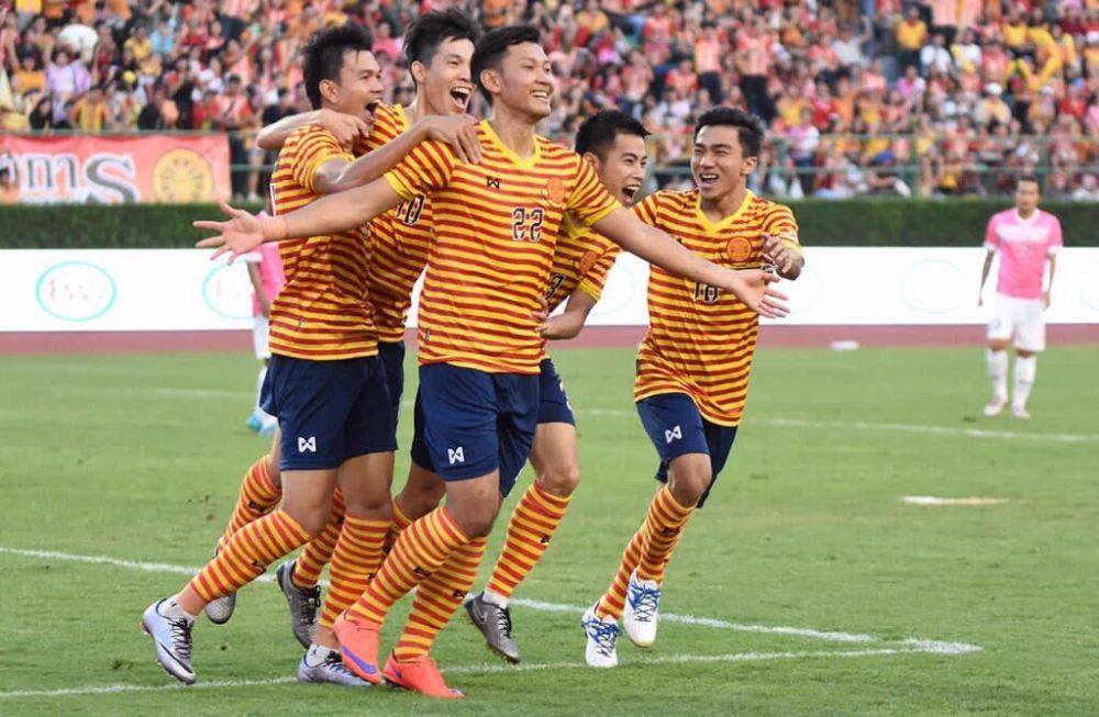 นักบอลธรรมศาสตร์ระดับทีมชาติ