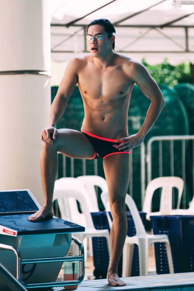 Hot guy in underwear 117