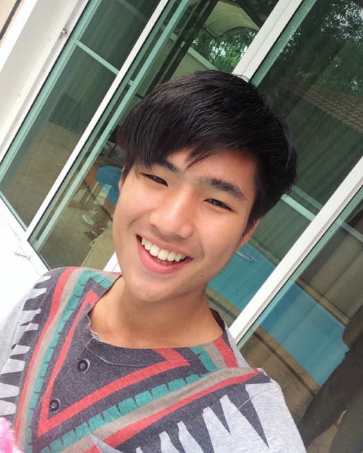 ไม่บอกไม่รู้นะว่า ร่างกายบกพร่อง! เจอาร์ วชิรธร หนุ่มหล่อผู้นำเชียร์ฝั่งธรรมศาสตร์