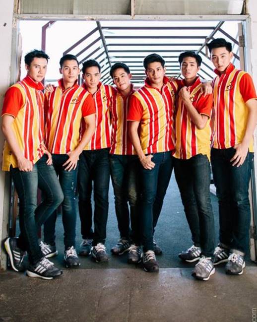 ไม่บอกไม่รู้นะว่า ร่างกายบกพร่อง! เจอาร์ วชิรธร หนุ่มหล่อผู้นำเชียร์ฝั่งธรรมศาสตร์
