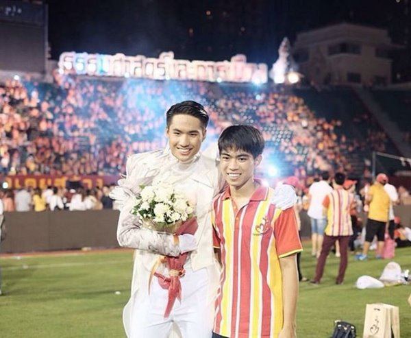 ไม่บอกไม่รู้นะว่า ร่างกายบกพร่อง! เจอาร์ วชิรธร หนุ่มหล่อผู้นำเชียร์ฝั่งธรรมศาสตร์