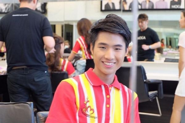 ไม่บอกไม่รู้นะว่า ร่างกายบกพร่อง! เจอาร์ วชิรธร หนุ่มหล่อผู้นำเชียร์ฝั่งธรรมศาสตร์