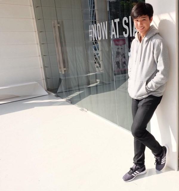 ไม่บอกไม่รู้นะว่า ร่างกายบกพร่อง! เจอาร์ วชิรธร หนุ่มหล่อผู้นำเชียร์ฝั่งธรรมศาสตร์