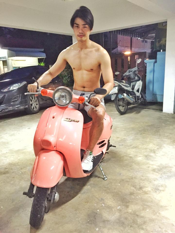 ส่องภาพความหล่อของ &ldquo;เต๋อ รัฐนันท์&rdquo; หนุ่มตี๋หน้าหล่อแมนทั้งแท่ง ที่มาเล่นเป็นกระเทยแบบสุดเนียนใน &ldquo;ไดอารี่ตุ๊ดซีส์&rdquo;