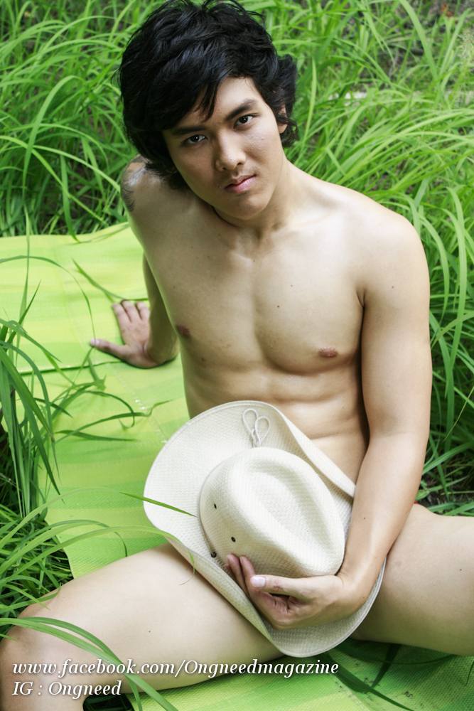หนุ่มหล่อล่ำปล้ำง่าย น่าที่สุด