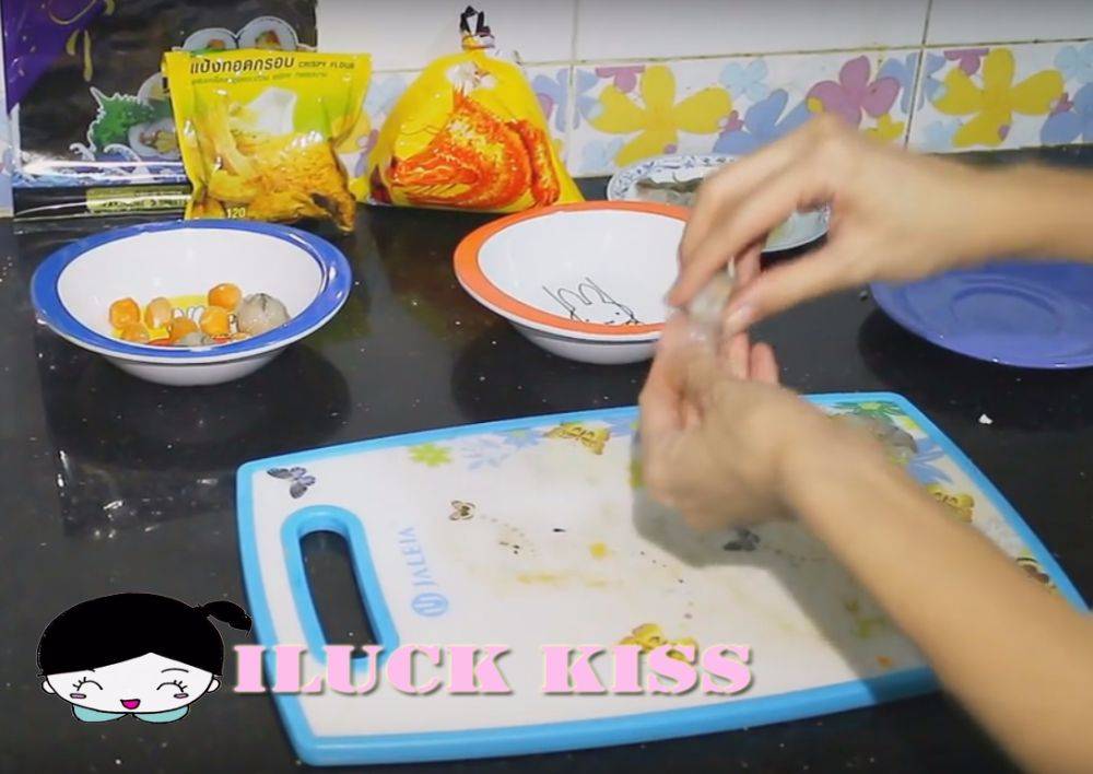 มาทำ เมนูกุ้งๆกันค่ะ กุ้งทองกรอบแก้ว รับรองอร่อย