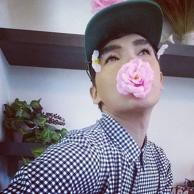 ทั้งฮาทั้งแรงเวอร์! “นาธาน” โชว์เค้กที่แฟนหนุ่มเซอร์ไพรส์ให้นางในวันวาเลนไทน์