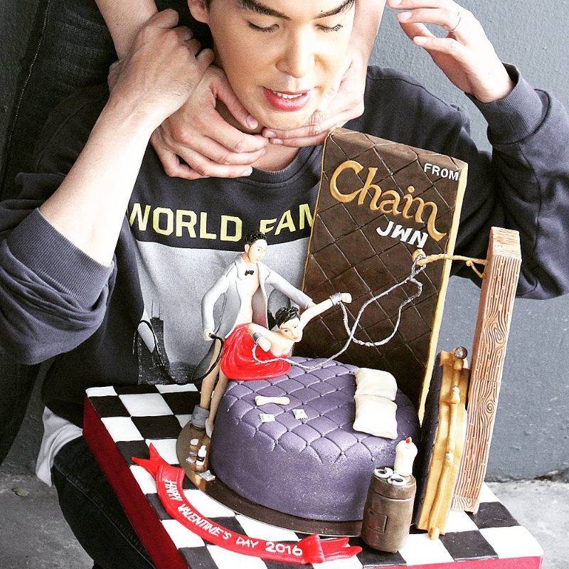 ทั้งฮาทั้งแรงเวอร์! “นาธาน” โชว์เค้กที่แฟนหนุ่มเซอร์ไพรส์ให้นางในวันวาเลนไทน์
