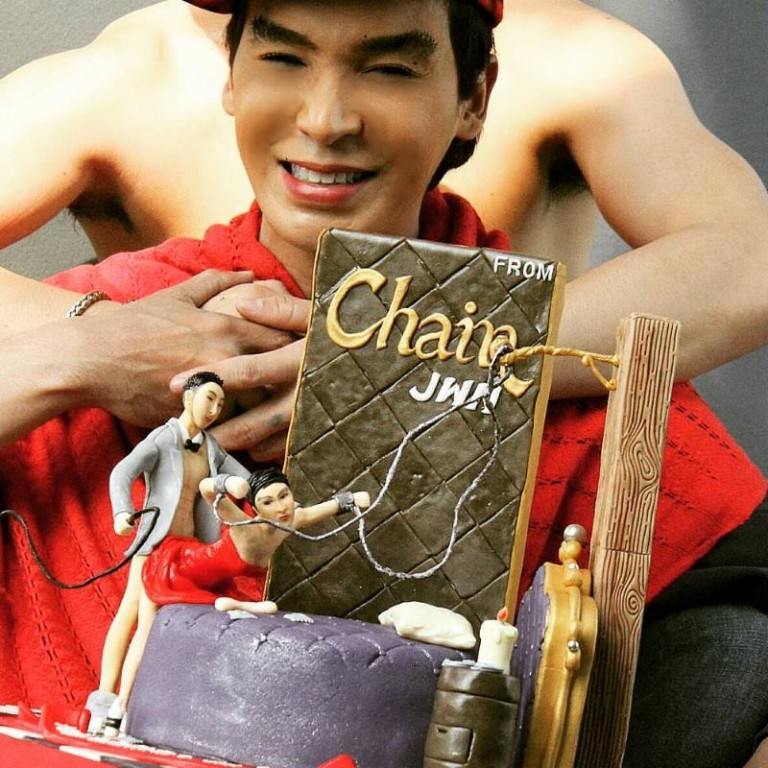 ทั้งฮาทั้งแรงเวอร์! “นาธาน” โชว์เค้กที่แฟนหนุ่มเซอร์ไพรส์ให้นางในวันวาเลนไทน์