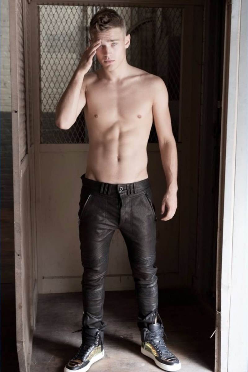 male body 075