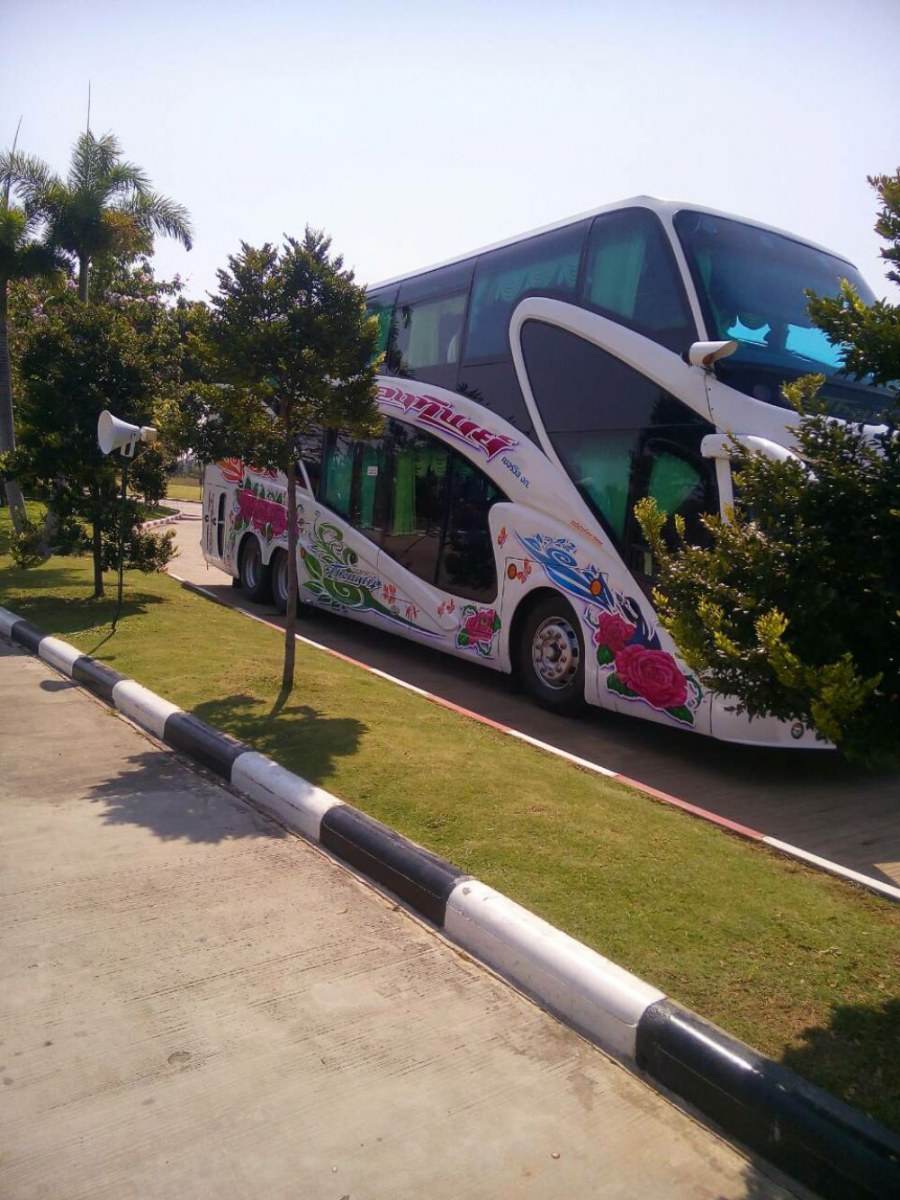รถบัส