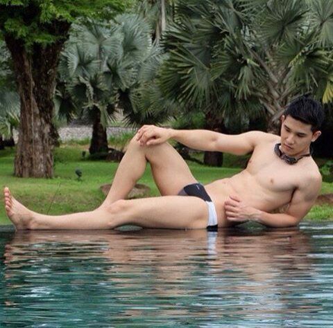 ปี เ ก้ - หนุ่มหล่อ หุ่นดี ตักเล็ก สเปคเกย์