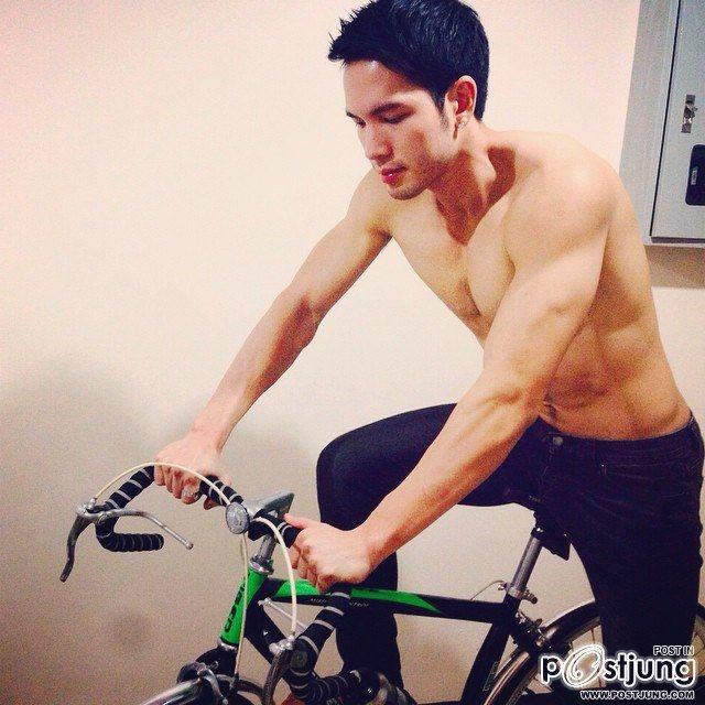 จัดหนักครับ 50 รูปฉลองครบ 400 @บารวี 400
