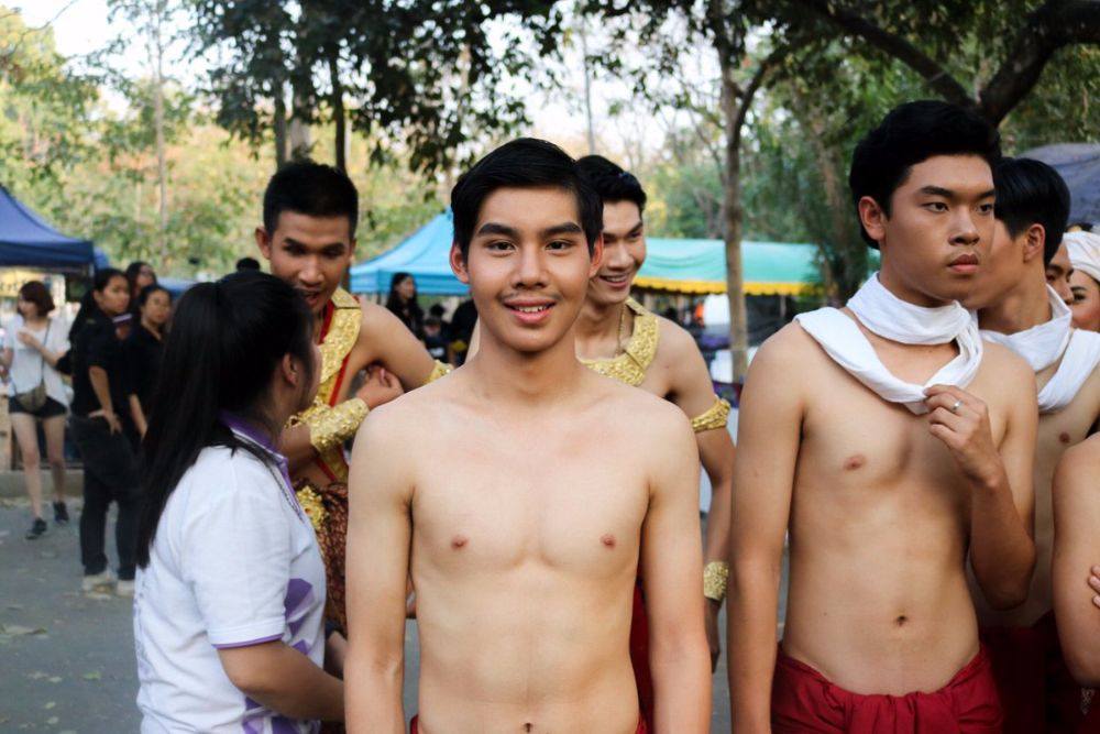 ผู้ชายพาเพลิน