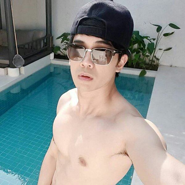 ผู้ชายพาเพลิน