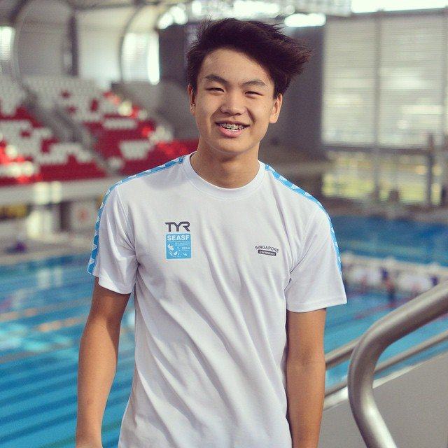 ภายใต้เสื้อตัวนั้น @บารวี 423