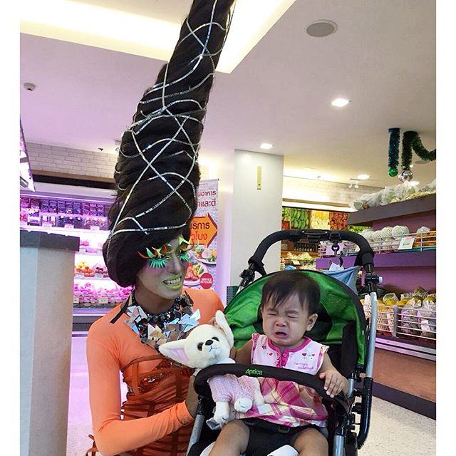 มาดูโฉมหน้าเด็กน้อย เมื่อเจอมาดามมดตัวเป็นๆ