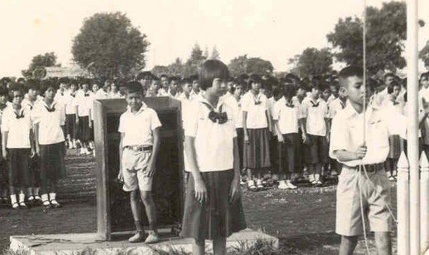 ศิษย์เก่า โรงเรียนพระนารายณ์ จ.ลพบุรี จากอดีตสู่ปัจจุบัน (เพราะเรารักสถาบันการศึกษาของเรา)