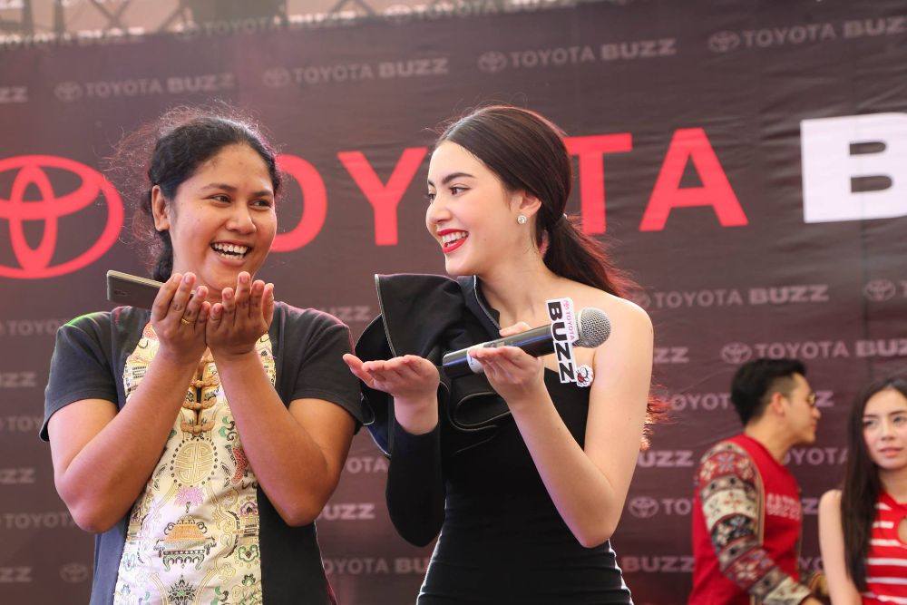 ใหม่ดาวิกาที่โตโยต้าบัสส์ สาขาพระราม 2