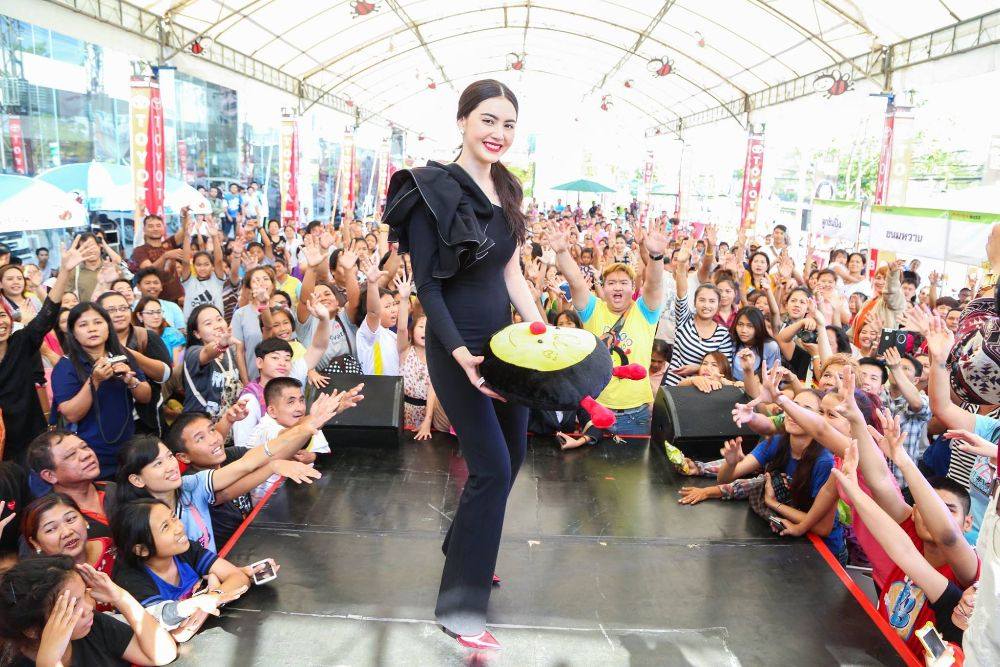 ใหม่ดาวิกาที่โตโยต้าบัสส์ สาขาพระราม 2