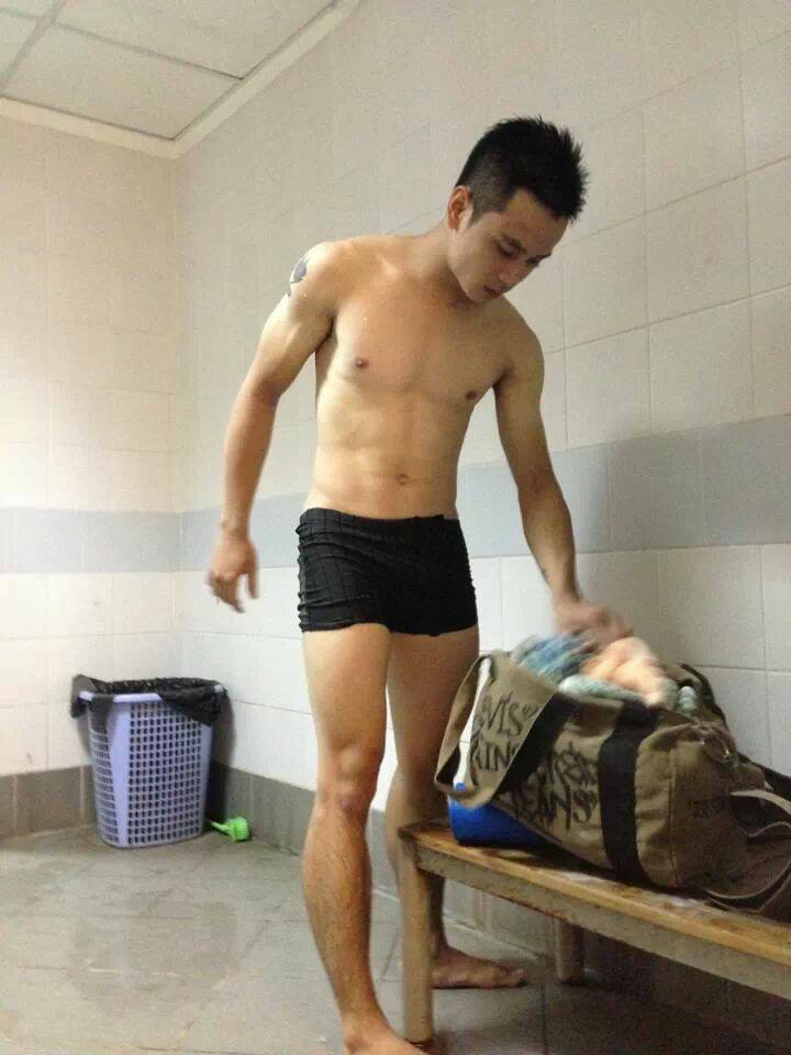 หนุ่มหล่อโชว์หุ่นแซ่บๆ
