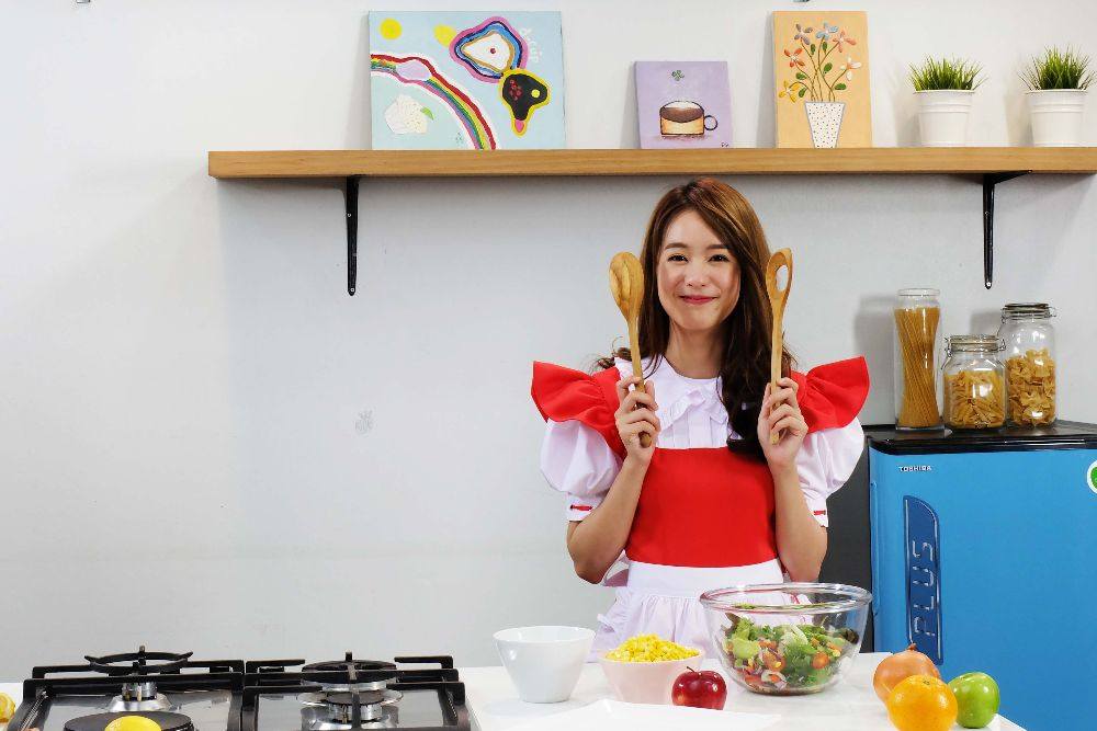 มาดูความน่ารัก " พิมฐา " เน็ตไอดอลสุดฮอต ใน ชุด Maid