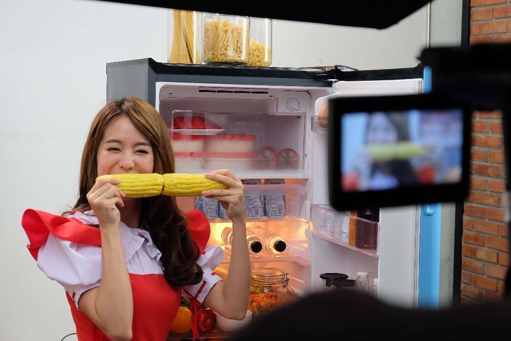 มาดูความน่ารัก " พิมฐา " เน็ตไอดอลสุดฮอต ใน ชุด Maid