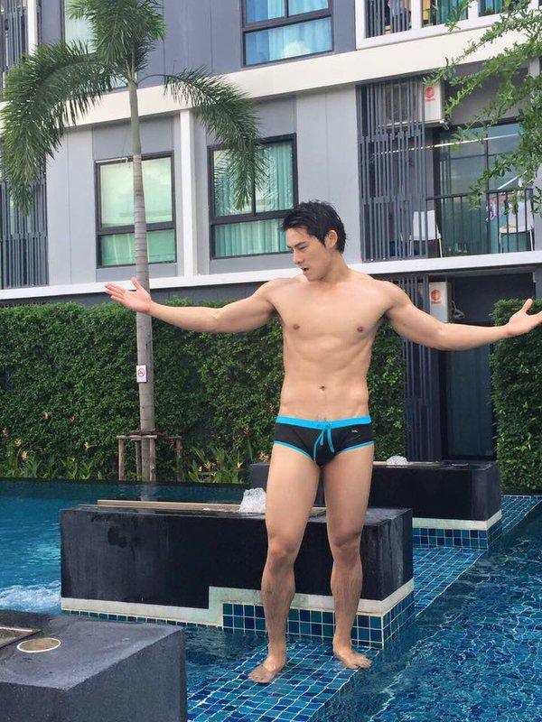 วันนี้พี่เคนพาไปว่ายน้ำเล่นกันสองต่อสอง ig:ken_pasakorn