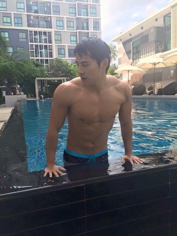 วันนี้พี่เคนพาไปว่ายน้ำเล่นกันสองต่อสอง ig:ken_pasakorn