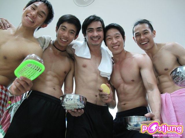 ผมไปทำรายงานบ้านเพื่อนนะครับแม่  @บารวี 469