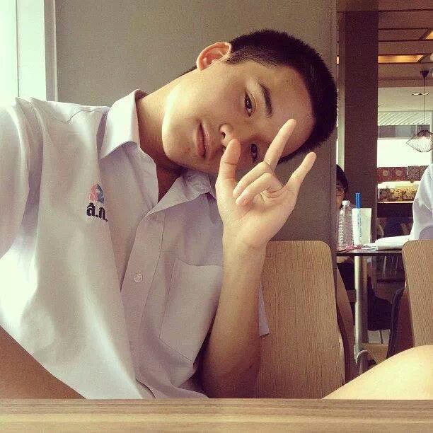 นักเรียนชาย ๑บารวี ๔๗๐ (เปลี่ยนชื่อเป็นไทยหมดละกัน ขี้เกียจเปลี่ยนภาษา)
