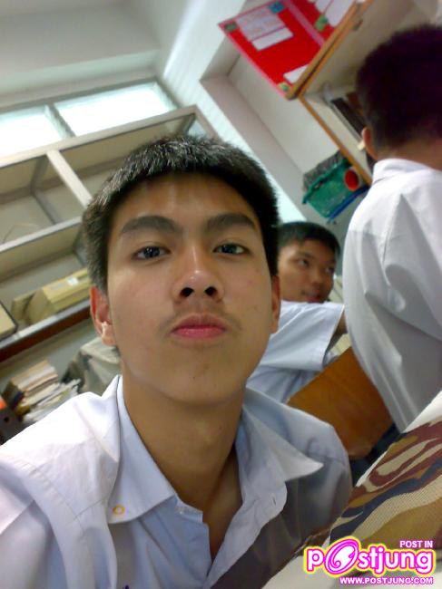 นักเรียนชาย ๑บารวี ๔๗๐ (เปลี่ยนชื่อเป็นไทยหมดละกัน ขี้เกียจเปลี่ยนภาษา)