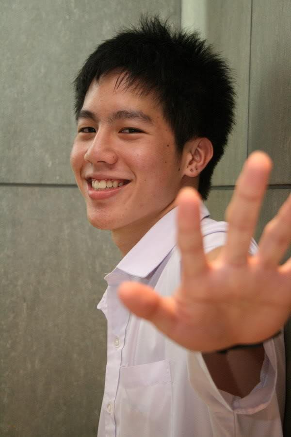 นักเรียนชาย ๑บารวี ๔๗๐ (เปลี่ยนชื่อเป็นไทยหมดละกัน ขี้เกียจเปลี่ยนภาษา)