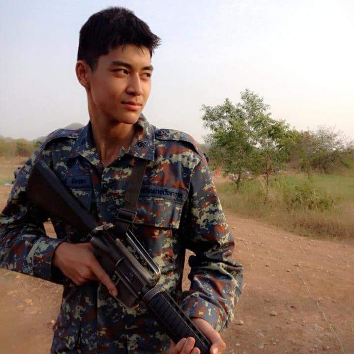 ธีมลายพราง +บารวี ๔๗๗