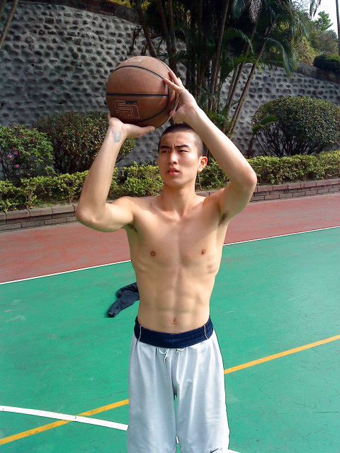 เบื่อคนรักกีฬากันยัง +บารวี ๔๘๑